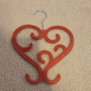 Heart-Shaped Pink Jewelry Hanger